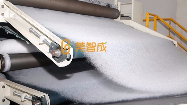 梳理機出現(xiàn)棉結(jié)的原因是？