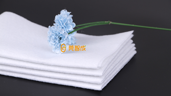 哪些因素取決針刺無紡布土工布滲水性？